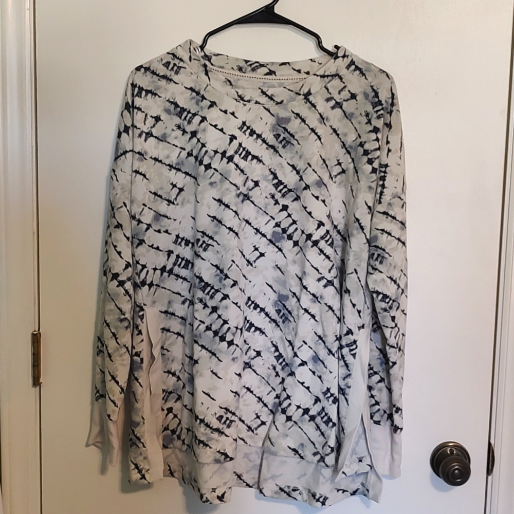 Wonderly Navy and Cream Sweatshirt